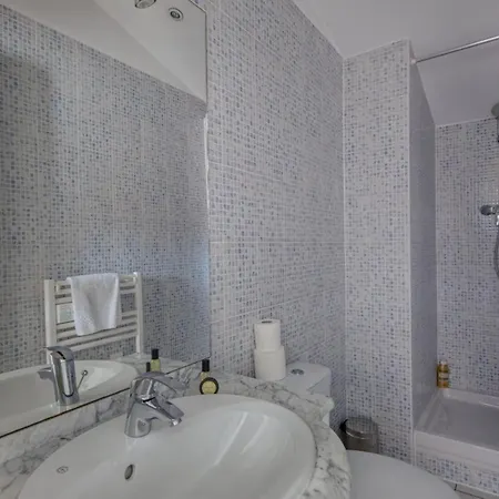 Guestready - Bright Modern Apt With Private Terrace *